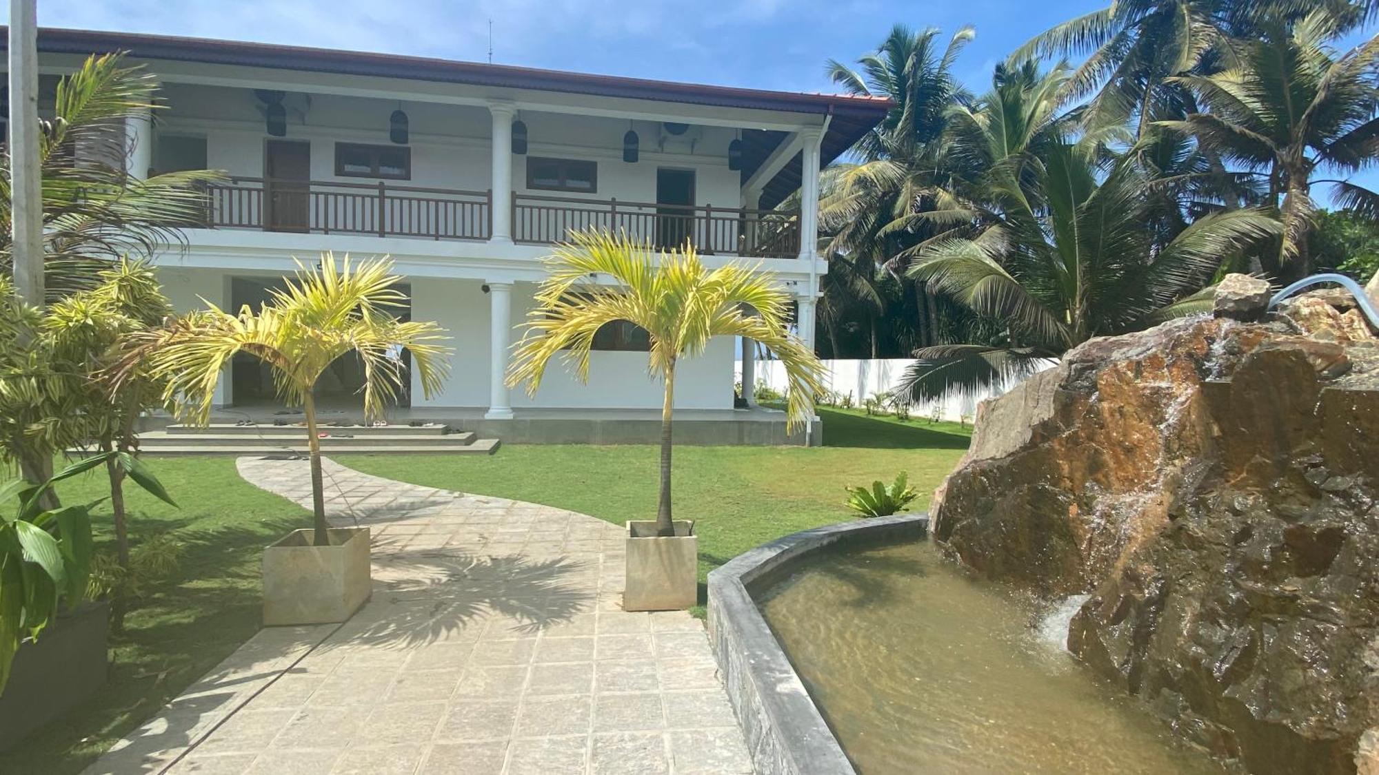 Sea Star Boutique Hotel Hikkaduwa Exterior photo
