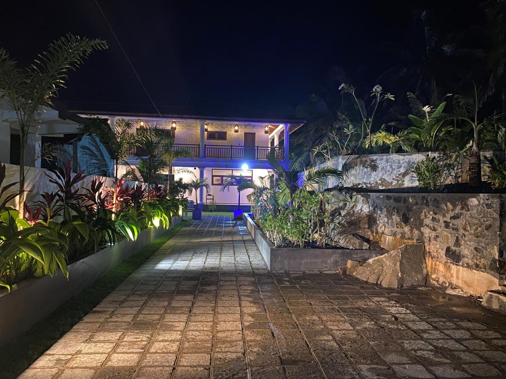 Sea Star Boutique Hotel Hikkaduwa Exterior photo